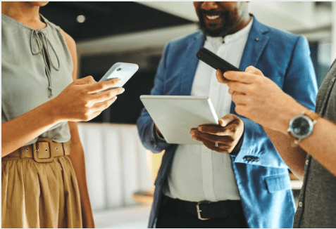 personas que usan medios sociales